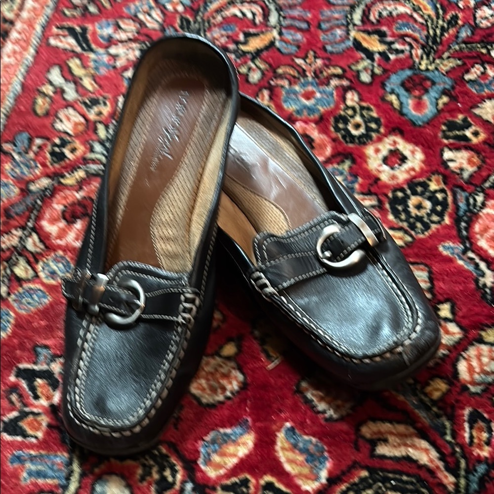 Women's Black Comfort Mules